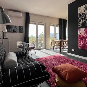 Appartamento Mura Di Elegant Penthouse With Balcony, Lucca